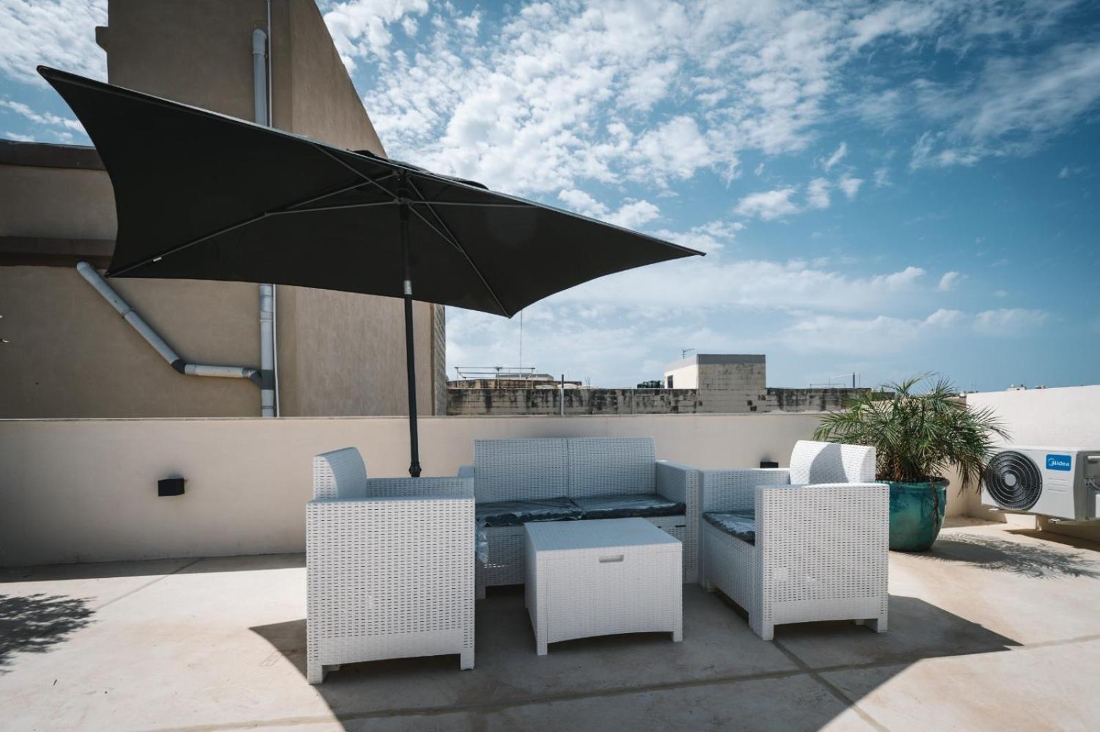 Dar Barbara Duplex 2 Double Bedrooms,2 Sofa Beds Large House With Terrace Roof Views Of Valletta Cospicua Zewnętrze zdjęcie